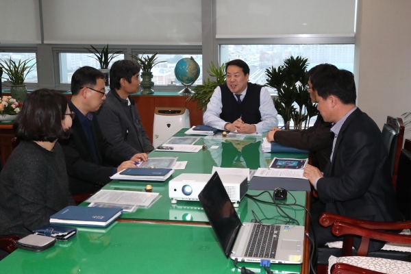 21일 시청 경제부시장실에서 김형수 경제부시장 주재로 바이오메디컬 관계자 간담회가 열렸다.