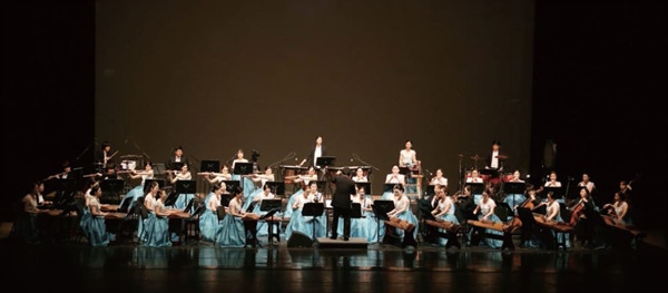 17일 울산문화예술회관에서 제15회 정기연주회를 선보이는 처용국악관현악단.