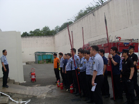 온산소방서 온산119안전센터는 지난 21일 울산구치소에서 소방공무원과 울산구치소 관계자들이 참여한 가운데 시나리오 없는 합동소방훈련을 실시했다.