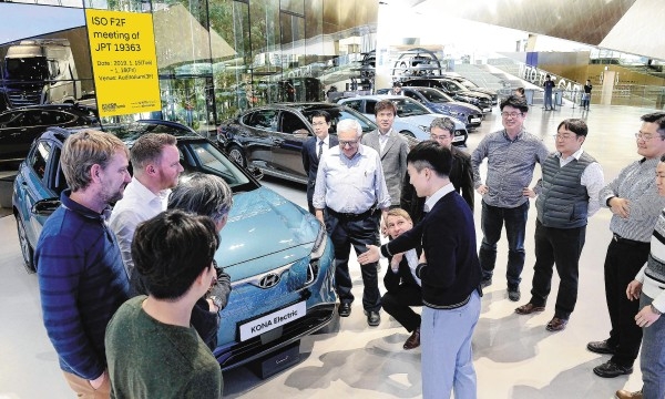 현대자동차는 현대모터스튜디오 고양 오디토리엄에서 'ISO 전기차 무선충전 국제표준화 회의'를 지난 19일 개최했다.