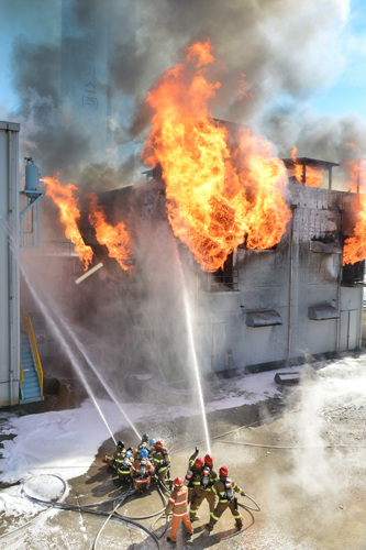 지난 21일 남구 성암동 대성산업가스(주) 울산공장 ESS 에너지 저장장치에서 화재가 발생했다.