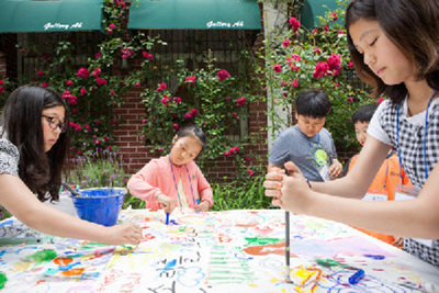'2019 꿈다락 토요문화학교'가 이달부터 매주 주말마다 다채로운 프로그램을 선보인다. 사진은 지난 프로그램 참가자들의 모습.