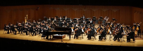 14일 서울 예술의전당에서 열린 교향악축제 공연을 선보이고있는 울산시립교향악단.