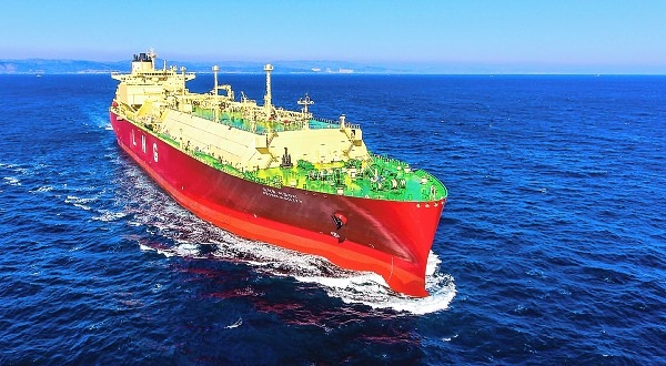 현대중공업은 지난 10일 통합 스마트십 솔루션과 고효율 연료공급시스템을 탑재한 18만 입방미터급 LNG선 '프리즘 어질리티'호를 선주사인 SK해운에 인도했다.