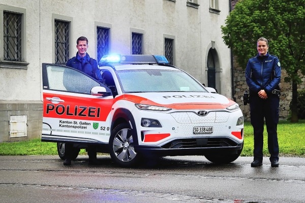 현대자동차의 소형 SUV 코나 전기차 모델인 코나 일렉트릭이 스위스의 생 갈렌주(州) 경찰차로 선정됐다.