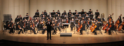 오는 15일 울산문화예술회관에서 연주를 선보이는 울산시립청소년교향악단.