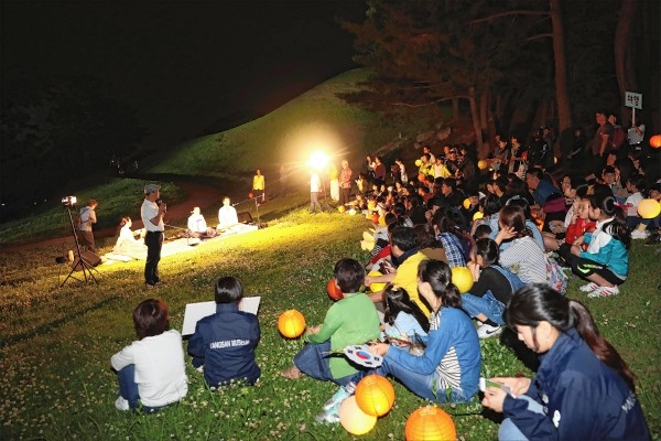양산시립박물관은 지난 15일 달빛따라 떠나는 시간여행 '2019, 달빛고분야행'을 개최했다.