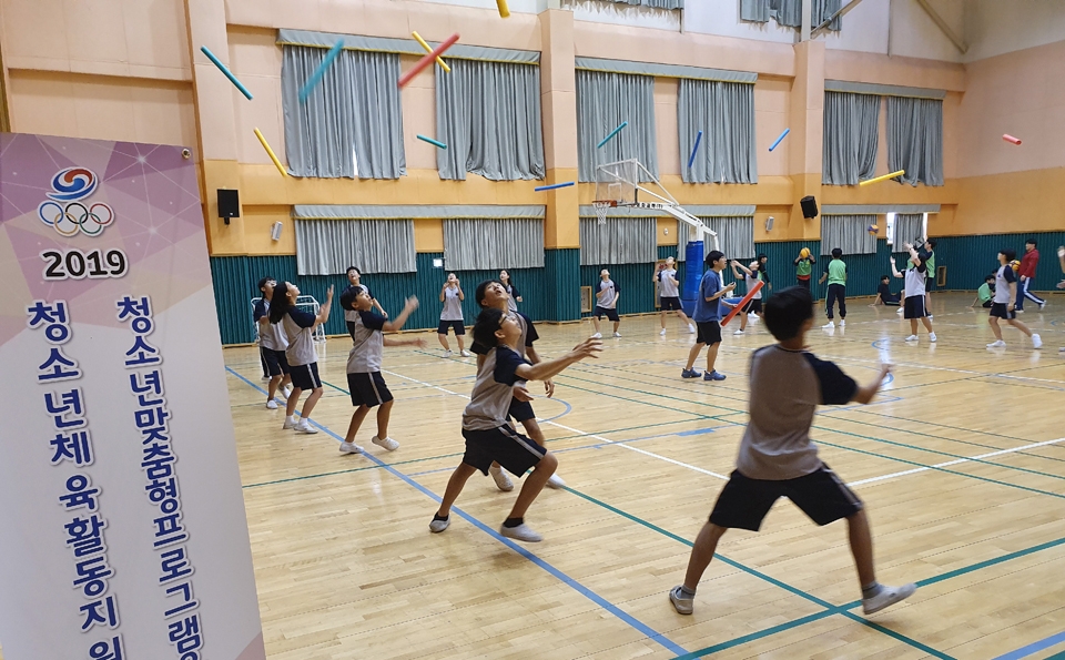 울산광역시체육회는 지역 6개 중학교에서 '청소년 체육활동 지원 프로그램'을 운영한다.