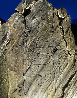 코아 계곡의 암각화(카나다 두 인페르노 1번 바위) 사진.