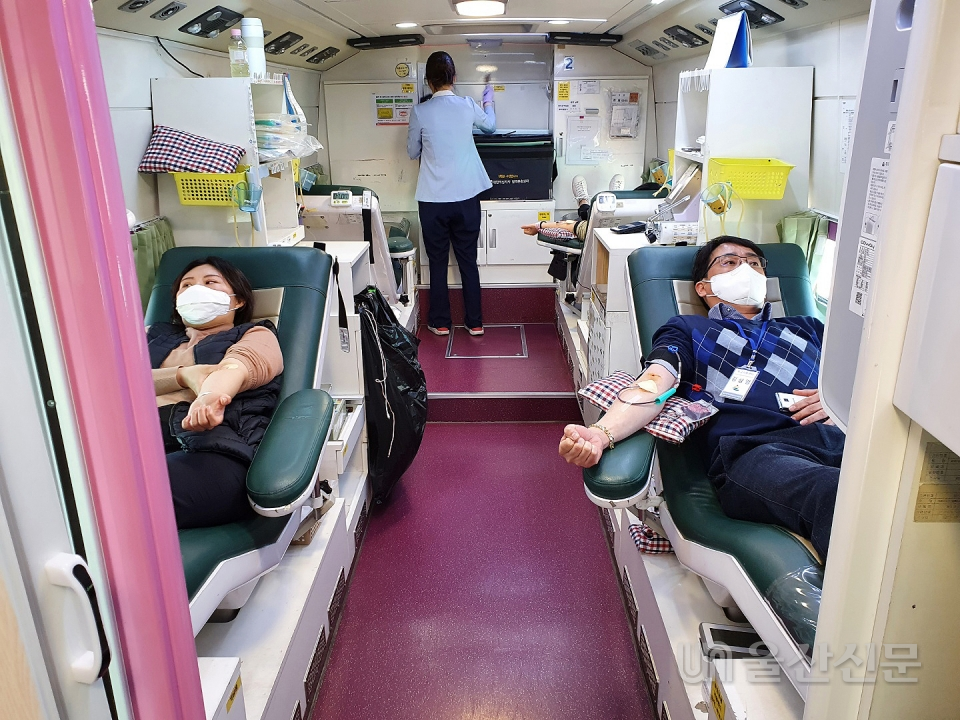 울산강북교육지원청은 8일 각 부서 직원들의 자발적 동참으로 청렴강북 사랑나눔 헌혈봉사를 실시했다.