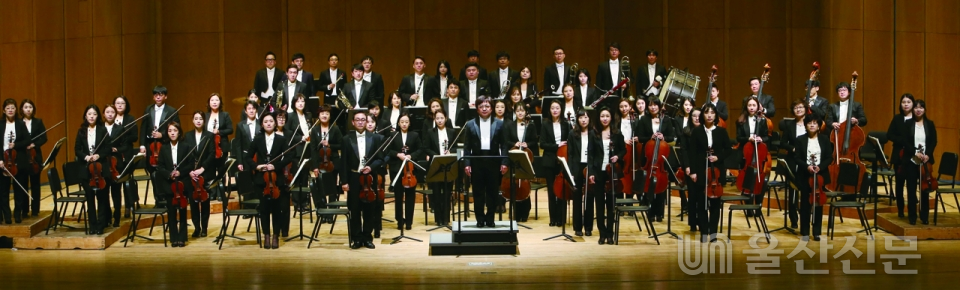 오는 16일 울산문화예술회관에서 제72회 정기연주회 '베토벤 탄생 250주년 기념음악회'를 여는 남구구립교향악단.