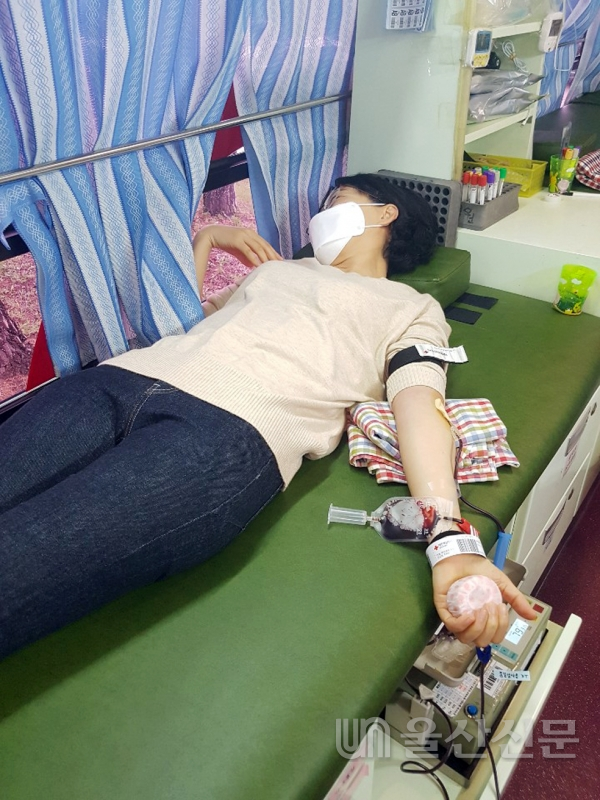 울산 강북교육지원청이 16일 사랑의 헌혈 행사를 실시했다. 울산혈액원 제공