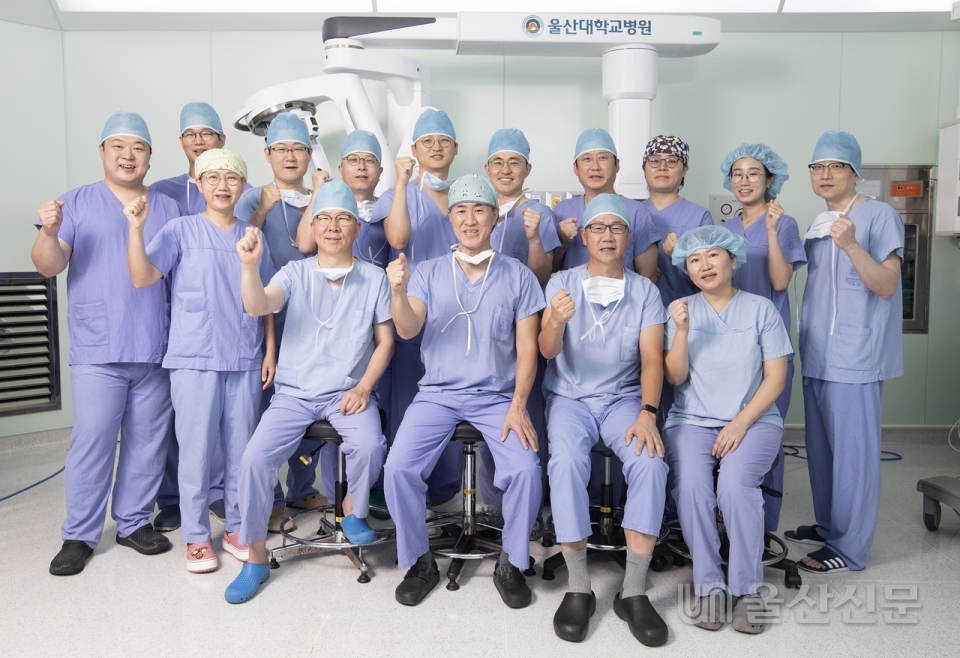 울산대학교병원은 로봇수술센터가 다빈치 SP 로봇수술 200례를 달성했다고 3일 밝혔다.