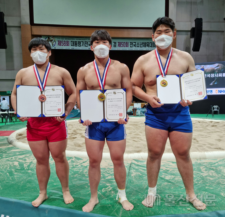 왼쪽부터 동메달 나태민, 금메달 라현민, 금메달 김병호.