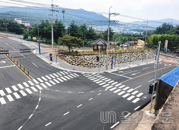 양산시 상북면 구 국도와 홍룡사로 통하는 상북 대석 교통광장이 개통도로가 완료됐다.