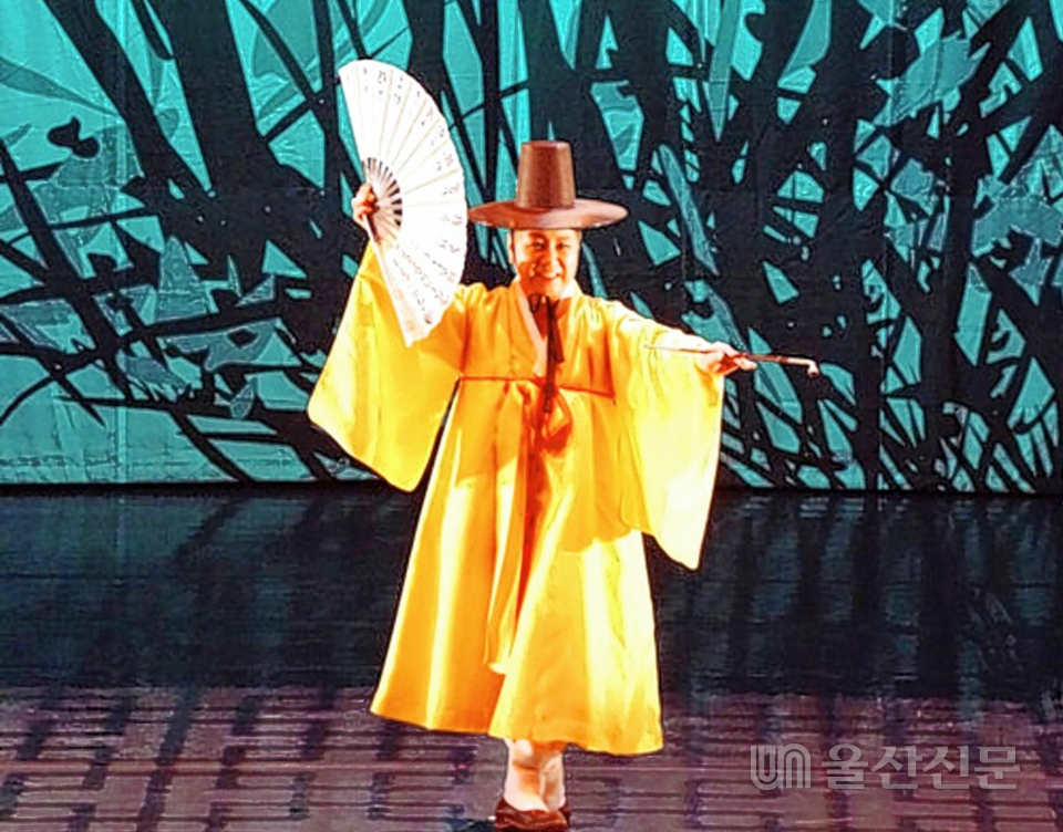 음달 3일 오후 7시 30분 서울주문화센터에서 '김성수의 춤 세계' 공연이 열린다. 사진은 김성수 선생의 지난 공연 모습.