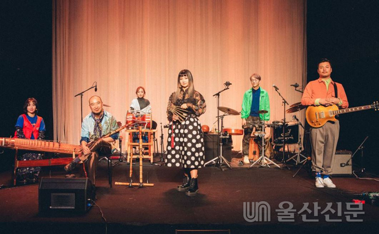 오는 31일 울산박물관에서 '박수무곡' 공연을 선보이는 공연팀 '고래야'.