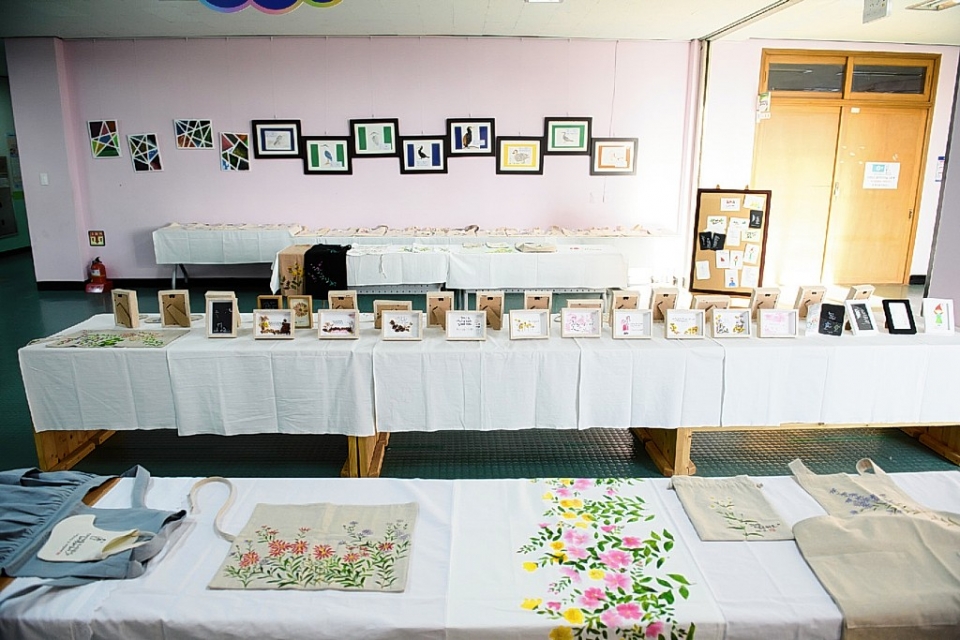 호계초등학교는 올해 마지막 학부모회 활동으로 '학부모 작품 전시회'를 열었다.
