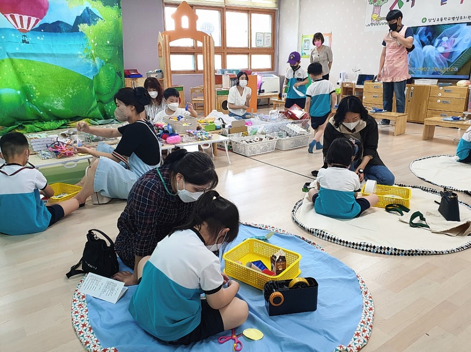 울산 삼일초등학교병설유치원은 지난달 25~26일 양일간 학부모를 초대해 참여수업을 실시했다.
