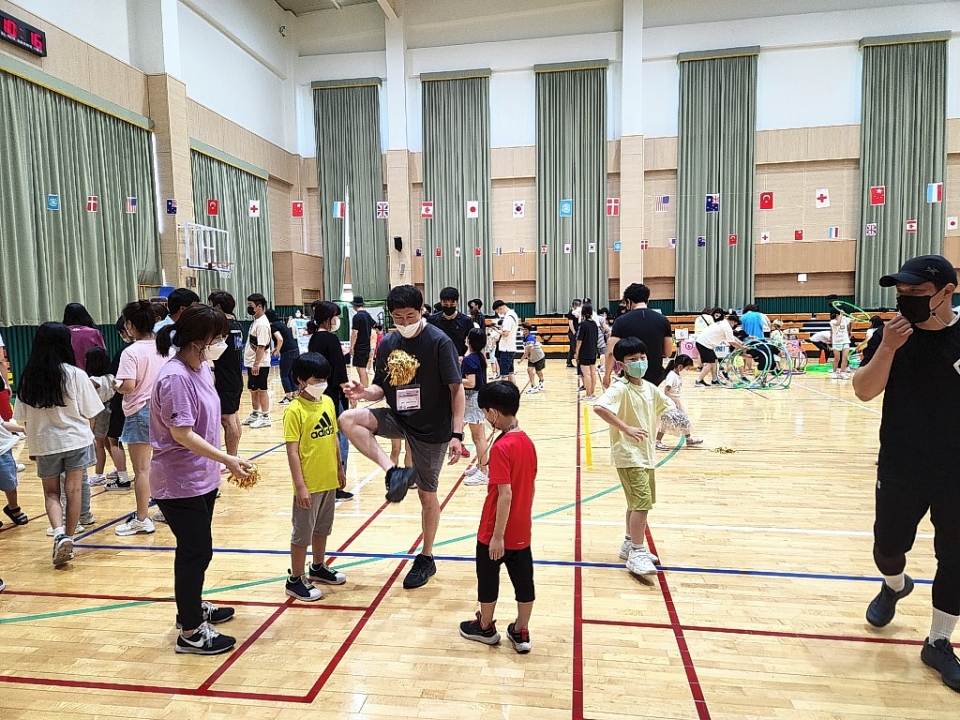 강동초등학교는 2일 함께오름 가족 신체놀이 축제 한마당 행사를 실시했다.
