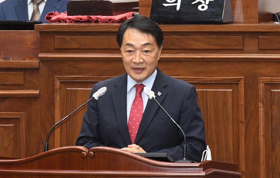 정치락 울산시의회 의회운영위원장.