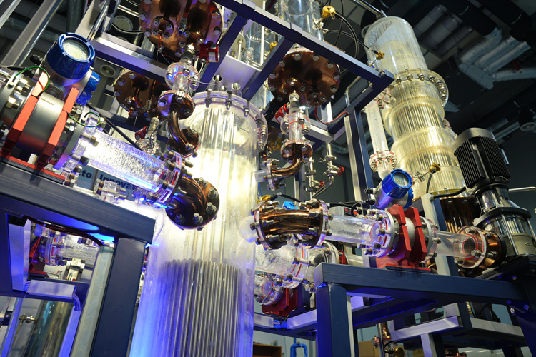 원자력을 활용한 세계에서 유일한 랩(Lab)이 있는 UNIST 공학관에 신고리에 사용한 기술을 구현한 원자력발전소 모형 '우리로(URI-LO)'의 모습. 김동균기자 justgo999@