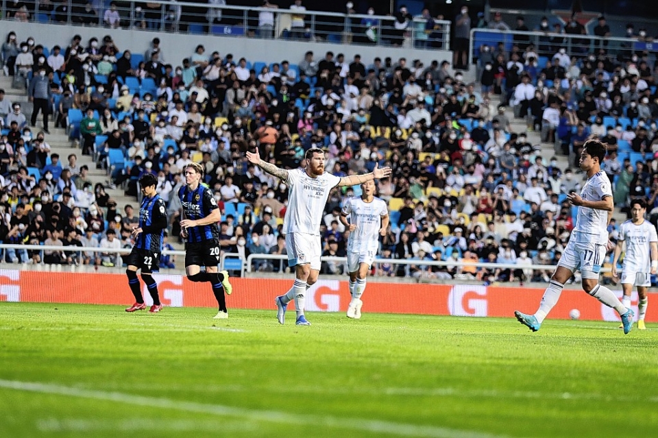 울산현대는 오늘 문수축구경기장에서 현대가 라이벌 전북과 2022 하나원큐 FA컵 4강을 치른다.