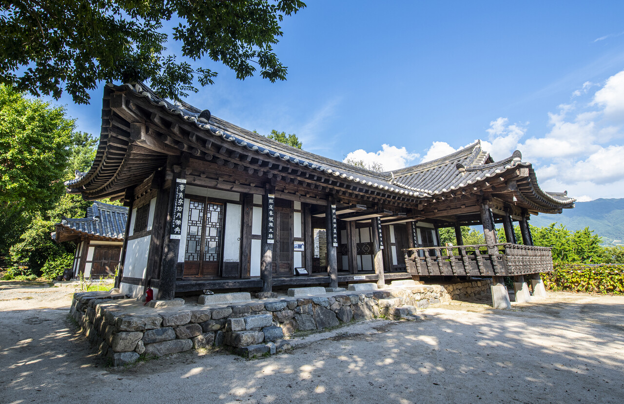 경남 하동 평사리 최참판댁 사랑채이자 소설 토지에 등장하는 최치수의 거처. ⓒ이상원