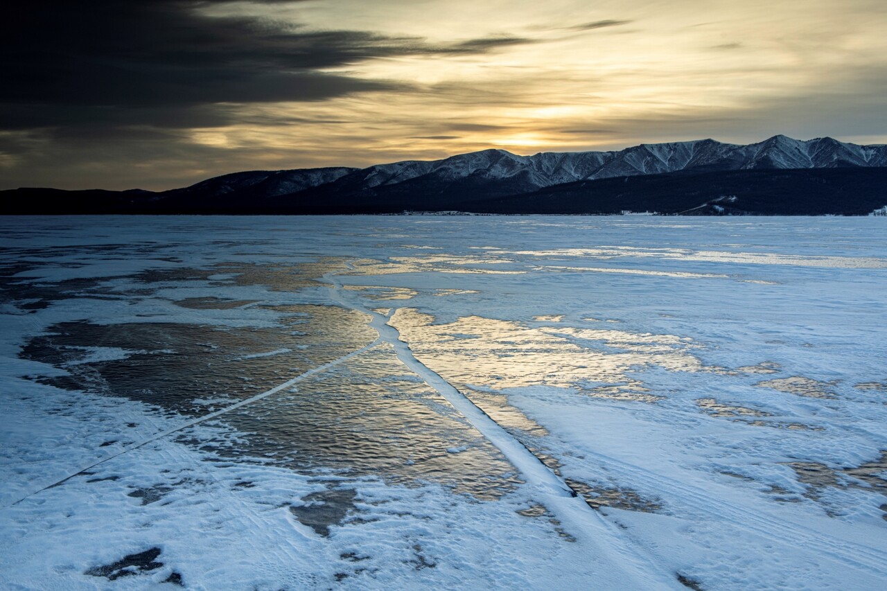 석양에 물든 호수 풍경. ⓒ이상원