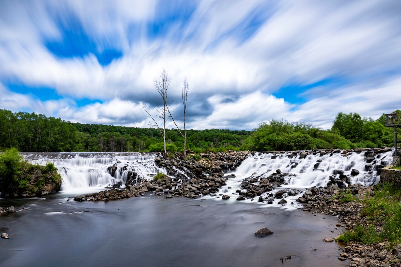 북중 국경 인근 '흑하(黑河)'의 장노출 사진, 세계적인 희귀 조류인 호사비오리의 서식지. ⓒ이상원