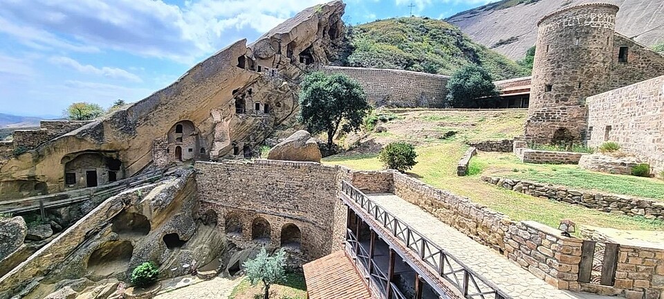 다비드 가레자 동굴 수도원 전경. 이서원 제공