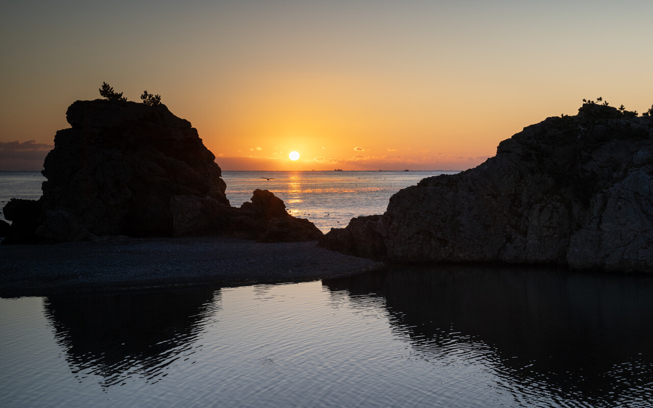 경북 포항시 장기 일출암 일출. 육당 최남선이 이곳의 일출을 조선 10경의 하나로 꼽았다 (2024.12.24). ⓒ이상원