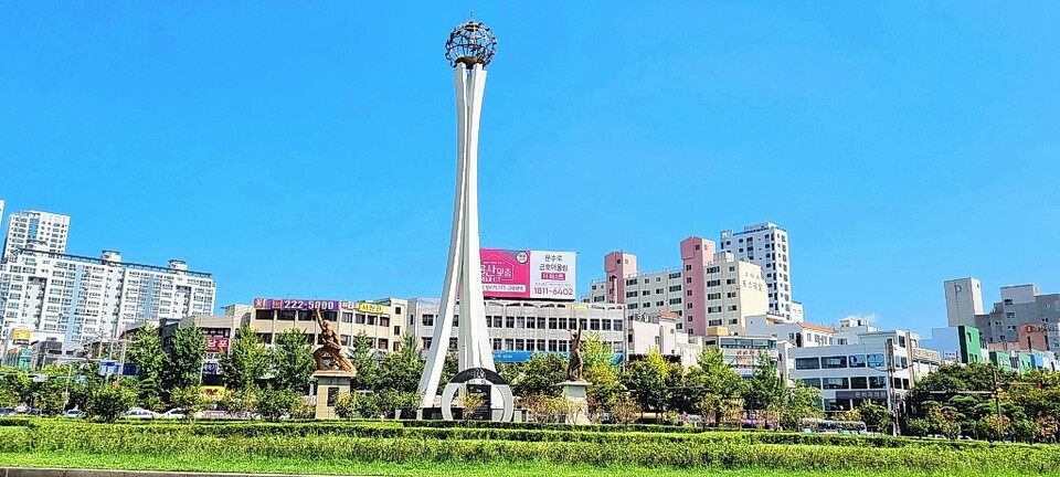 수암로는 공업탑로터리에서 시작한다. 정은영 제공