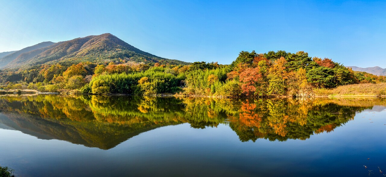 울주군 상북면 거리, 지곡저수지의 가을 파노라마 풍경. ⓒ이상원