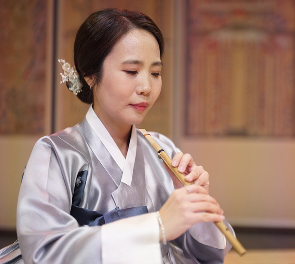 피리 소리와 현대 악기의 조화로운 선율 속으로
