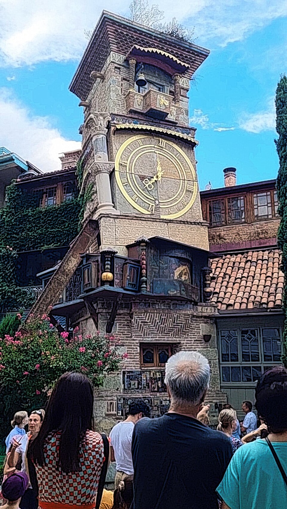 구도심의 보도블록을 따라 천천히 걷다 보면 쉽게 닿는 시계탑. 이서원 제공