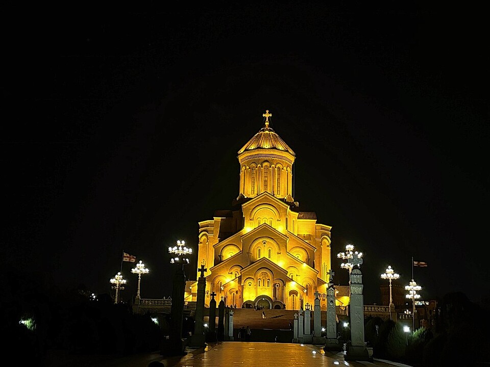 사메바 츠민다 대성당 야경.&nbsp;&nbsp;이서원 제공
