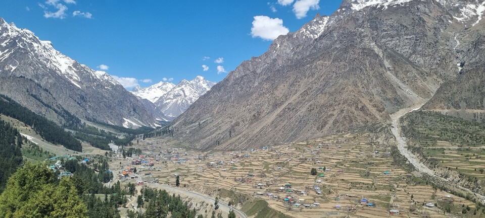 거친 고봉의 히말라야를 넘어 봄이 오는 파키스탄. 이서원 제공