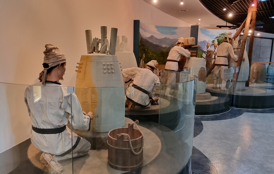 종 주조 장인들을 미니어처로 재현해 놓았다. 정은영 제공