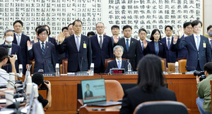 여야, 조희대 질의 강행 놓고 <b>고성</b>·삿대질 국감